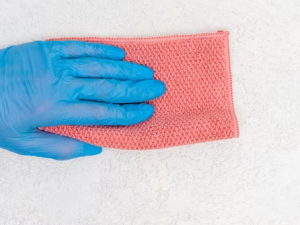 Lire la suite à propos de l’article Comment procéder au nettoyage des moulures en plâtre ?